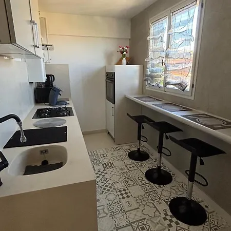 La Cachette Du Sud Проживание в семье *